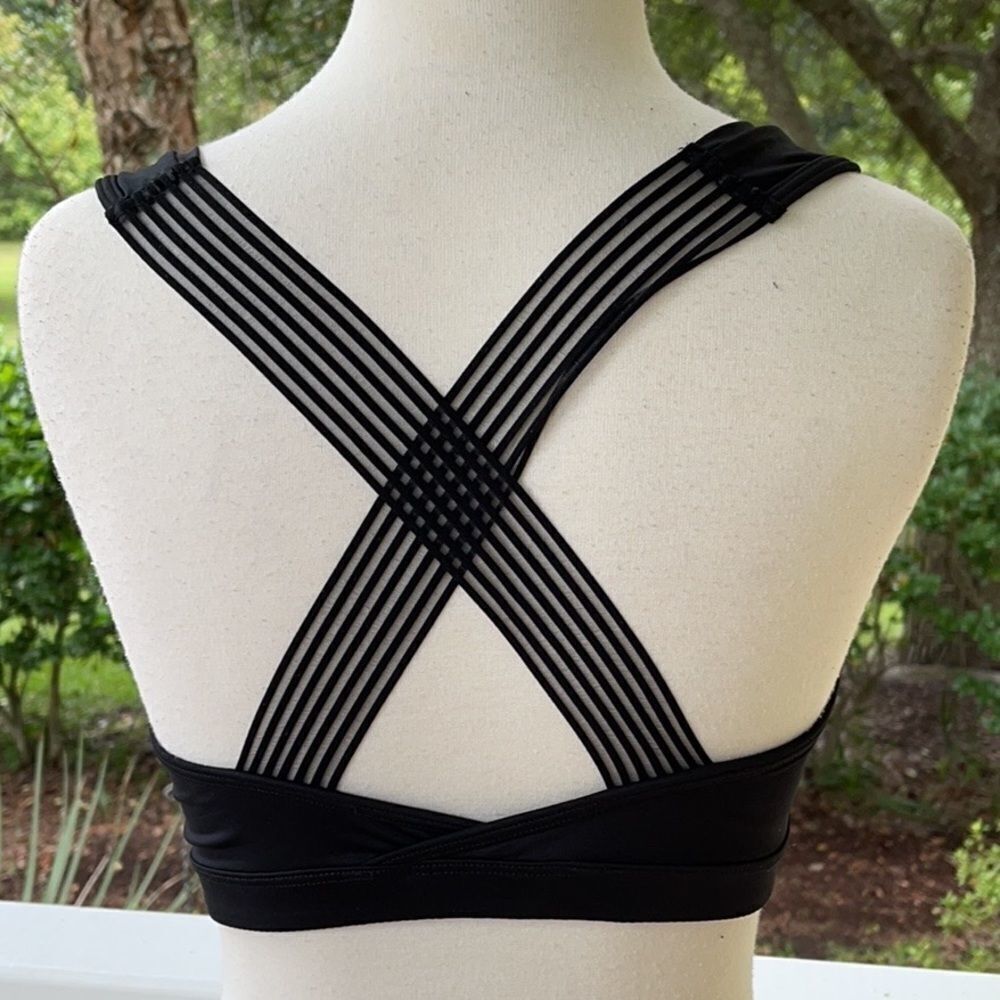 Victoria’s Secret Black X-Back Sports Bra
